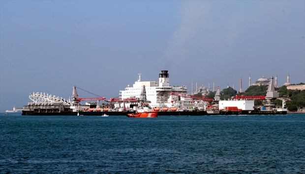  İstanbulda iki gəmi toqquşdu  