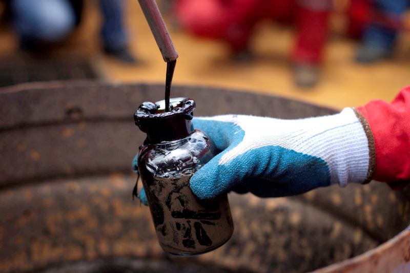  Azərbaycan neftinin büdcə qiyməti 60 dollara qaldırılır  