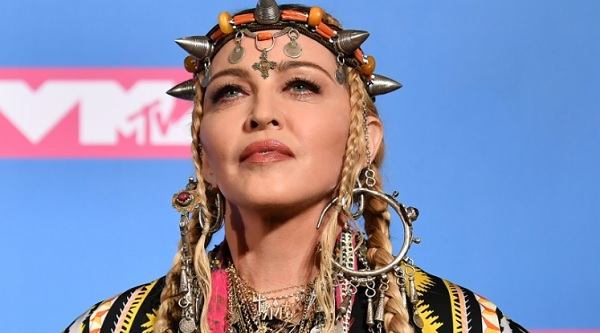  Madonna Türkiyədəki dəhşətli zəlzələdən yazdı  