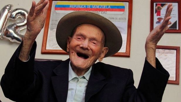  Dünyanın ən yaşlı adamı vəfat etdi  